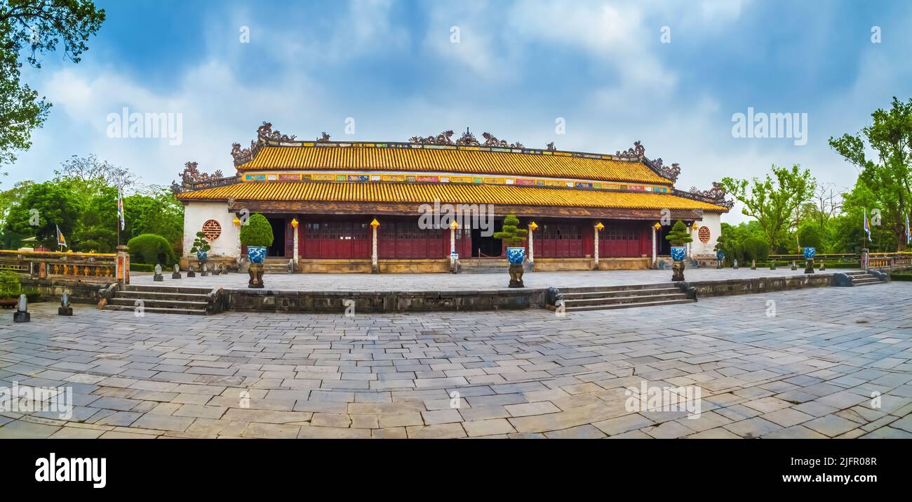 Thái Hòa-Palast oder Palast der unendlichen Harmonie in der ummauerten Kaiserstadt Hue, Vietnam Stockfoto