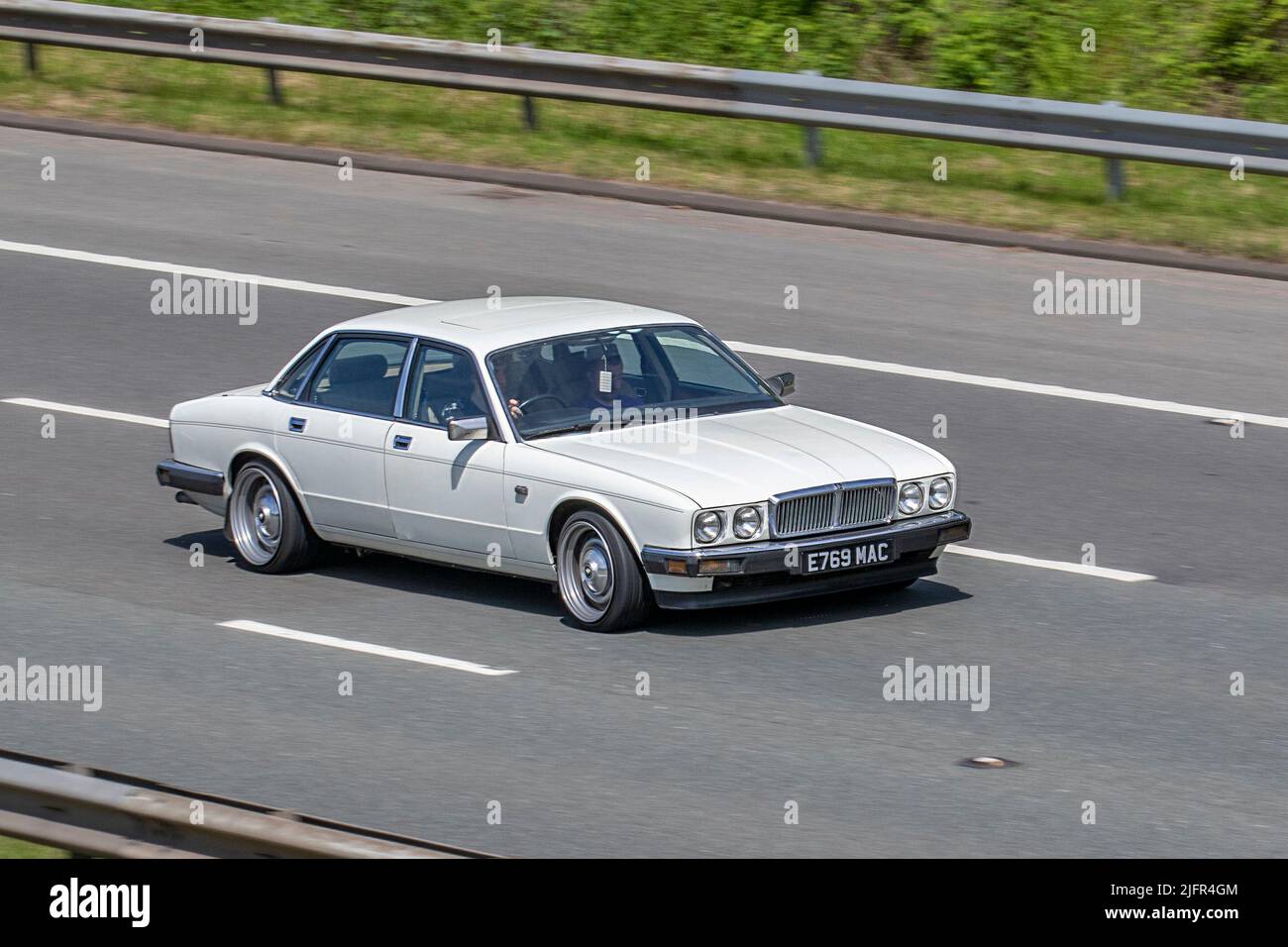 1987 80s Jaguar XJ 6 Auto 2919 ccm Benziner 4dr Limousine in Weiß Stockfoto