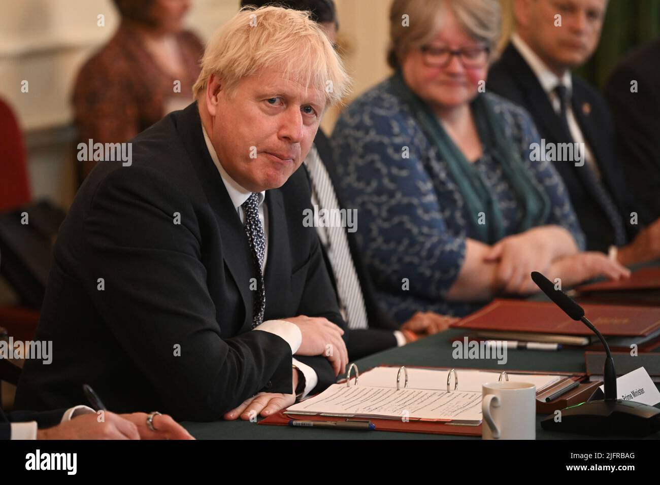 Premierminister Boris Johnson hält eine Kabinettssitzung in der Downing Street 10, London, ab. Bilddatum: Dienstag, 5. Juli 2022. Stockfoto