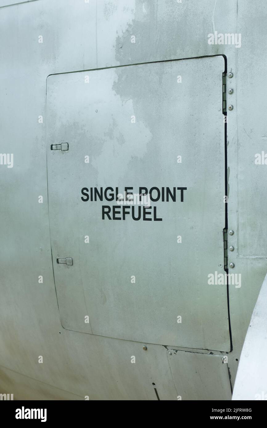 Ein-Punkt-Auffüllaufklebeabziehbild auf einem alten Flugzeug Stockfoto