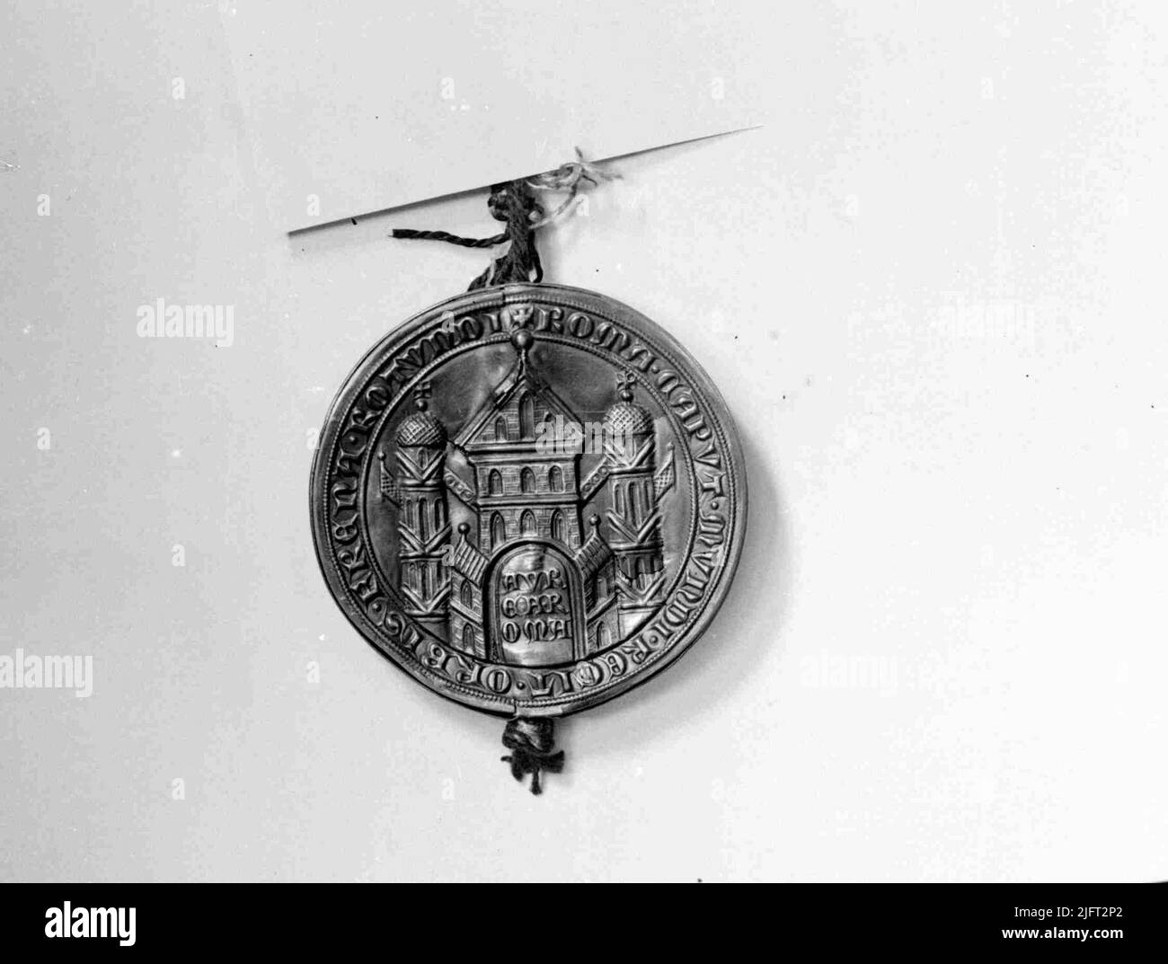 Das alte Archiv Nijmegen (einschließlich) 537; Ein goldener Stier, auf der Rückseite von Karl IV., einem römischen König; in der Gemeinde Archive. Stockfoto