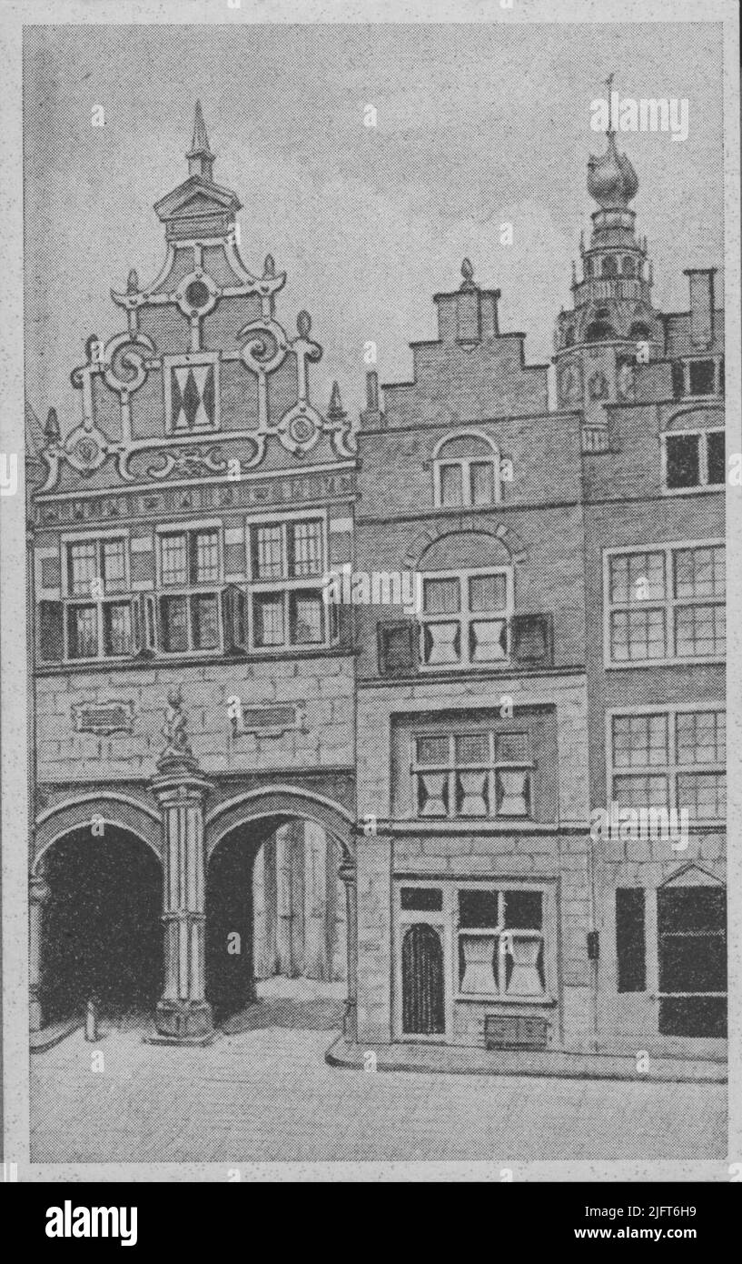 Das Kerkboog mit angrenzenden Gebäuden. Der Kerkboog wird auch Stevenspoortje genannt. Es handelt sich um einen vultivierbaren Torgang in den Übergangsformen zwischen spätem Gotiek und Renaissance, der 1542 bis 1545 von Claes die Waele als Teil des Lakenhal erbaut wurde. Stockfoto