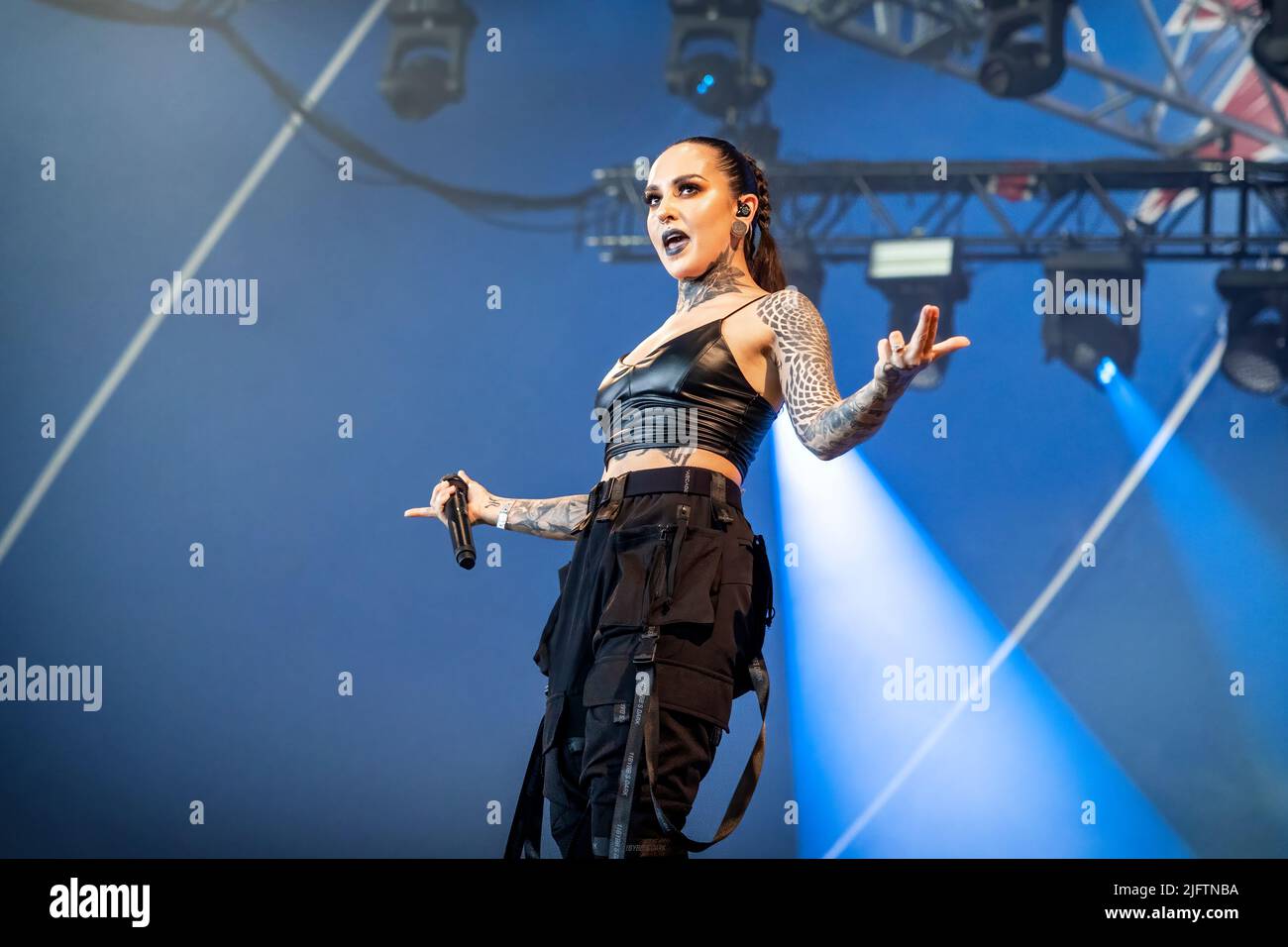 Oslo, Norwegen. 24., Juni 2022. Die ukrainische Heavy Metal Band Jinjer spielt ein Live-Konzert während des norwegischen Musikfestivals Tons of Rock 2022 in Oslo. Hier ist Sängerin Tatiana Shmailyuk live auf der Bühne zu sehen. (Foto: Gonzales Photo - Terje Dokken). Stockfoto