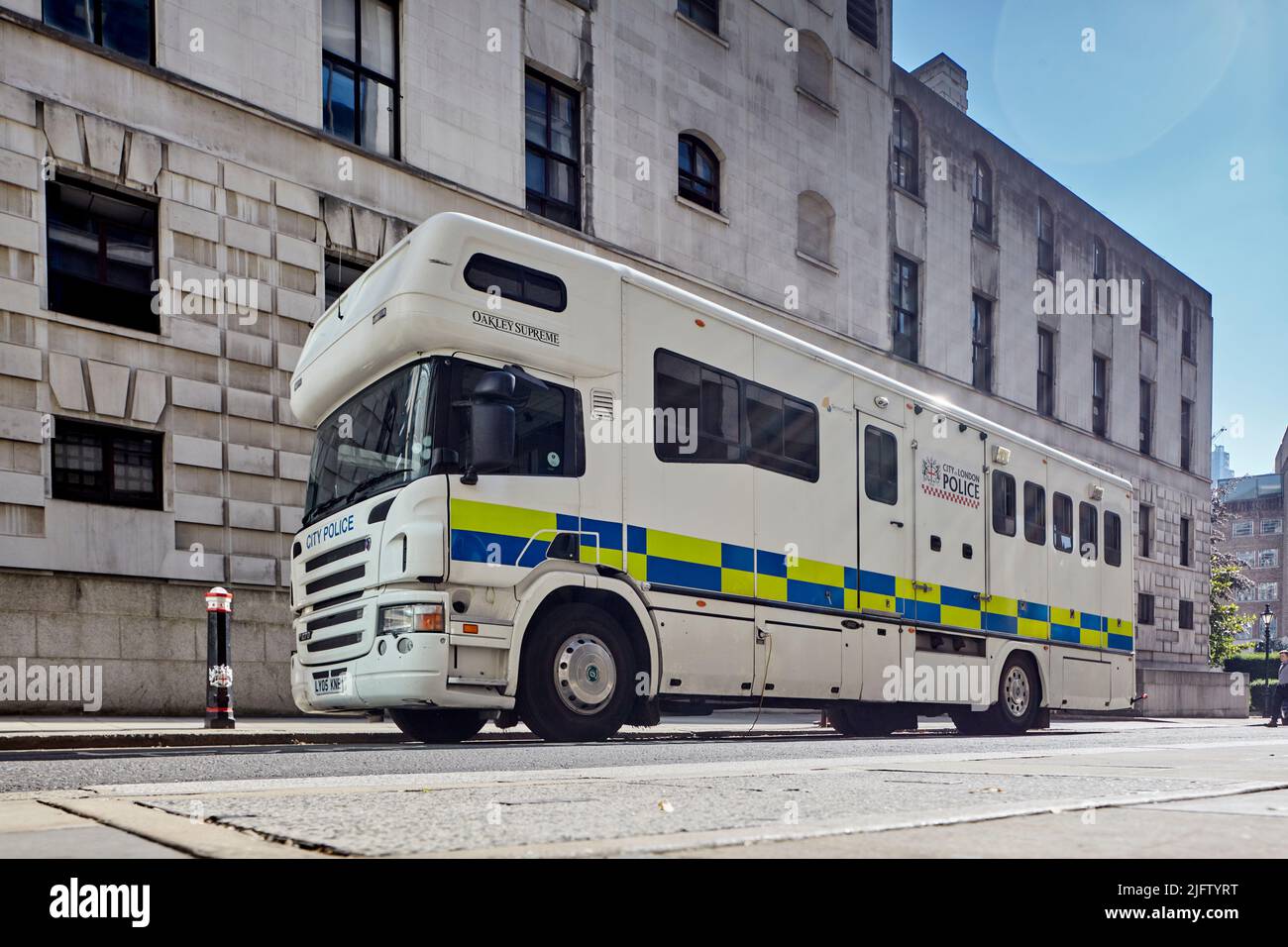 City Of London Police Horse Transporter, Oakley Supreme, Love Lane. Stockfoto