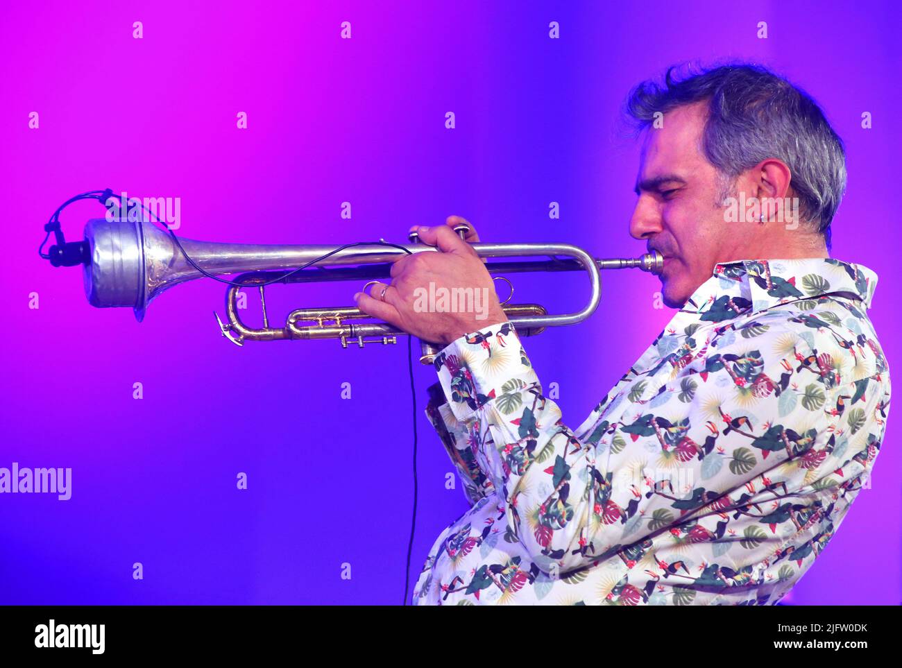 Krakau. Krakau. Polen. Paolo Presu (tp) tritt mit dem Adam Baldych Quartett beim Summer Jazz Festival auf. Stockfoto