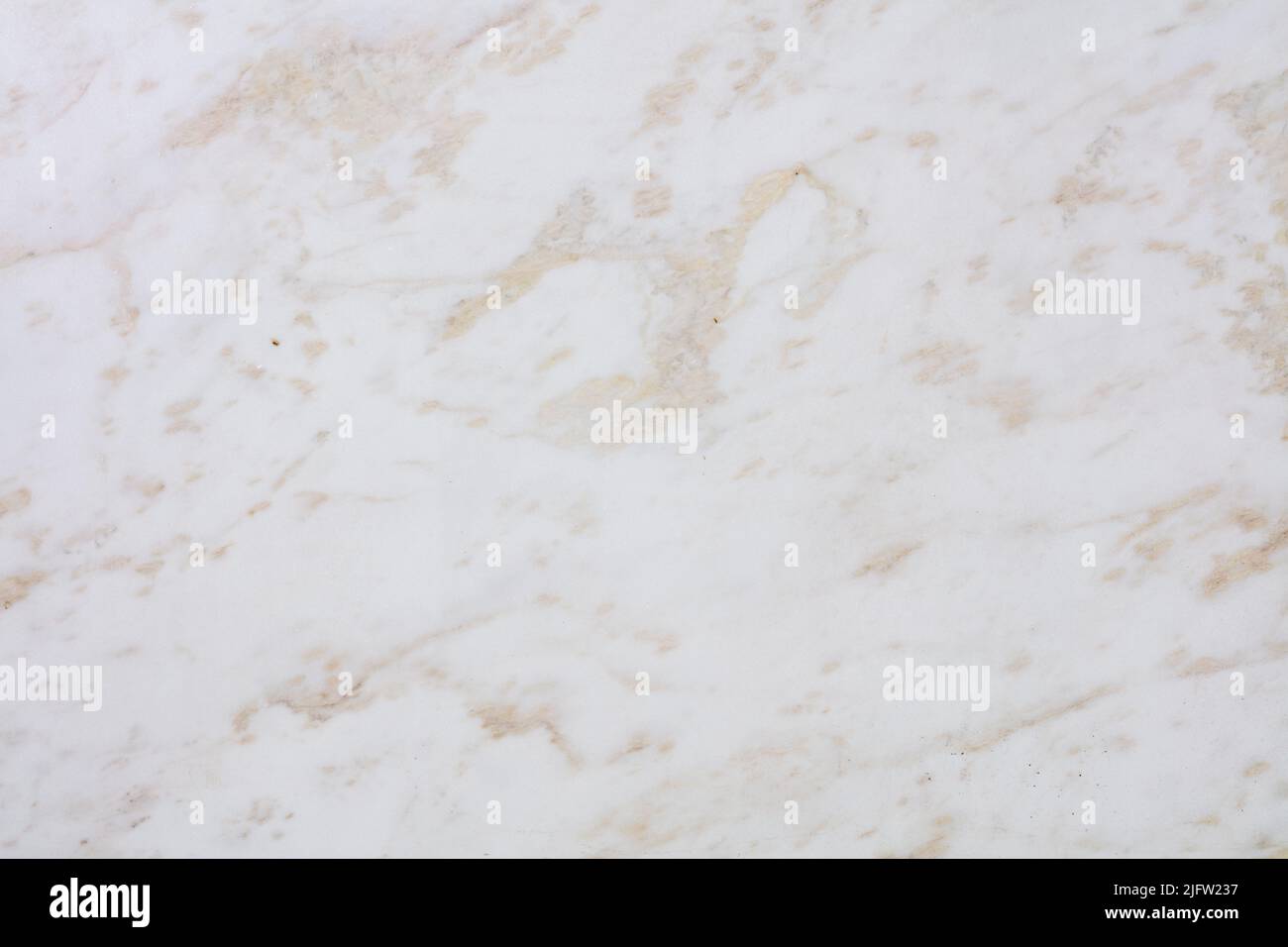 Mystischer weißer Marmor. Weiche Natursteintextur für die Inneneinrichtung. Stockfoto
