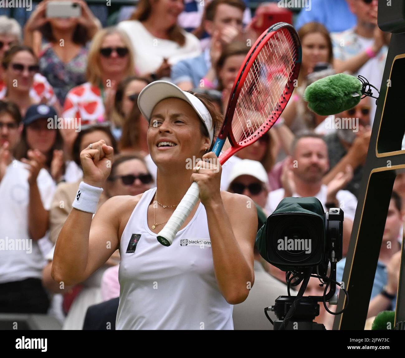 London, Gbr. 05.. Juli 2022. London Wimbledon Championships Day 05/07/2022 Tatijana Maria (GER) gewinnt Viertelfinalspiel am Court 1 gegen Landsmann Jule Niemeier Credit: Roger Parker/Alamy Live News Stockfoto
