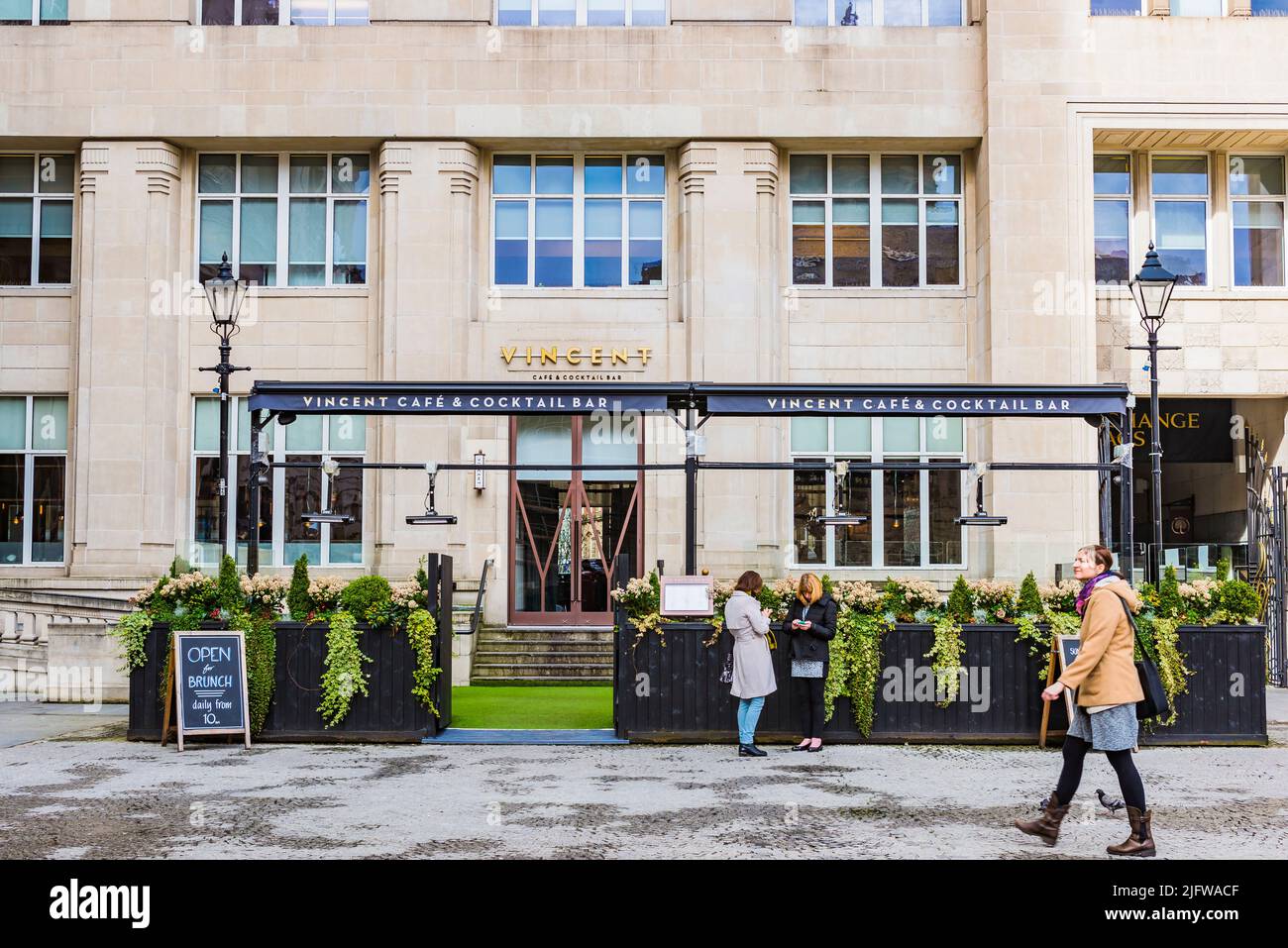 Vicent Cafe & Cocktailbar in Exchange Flags, Liverpool, Merseyside, Lancashire, England, Vereinigtes Königreich Stockfoto