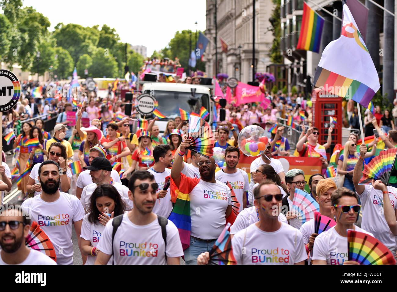 50. Stolz in London 2022 Menschenmassen Stockfoto