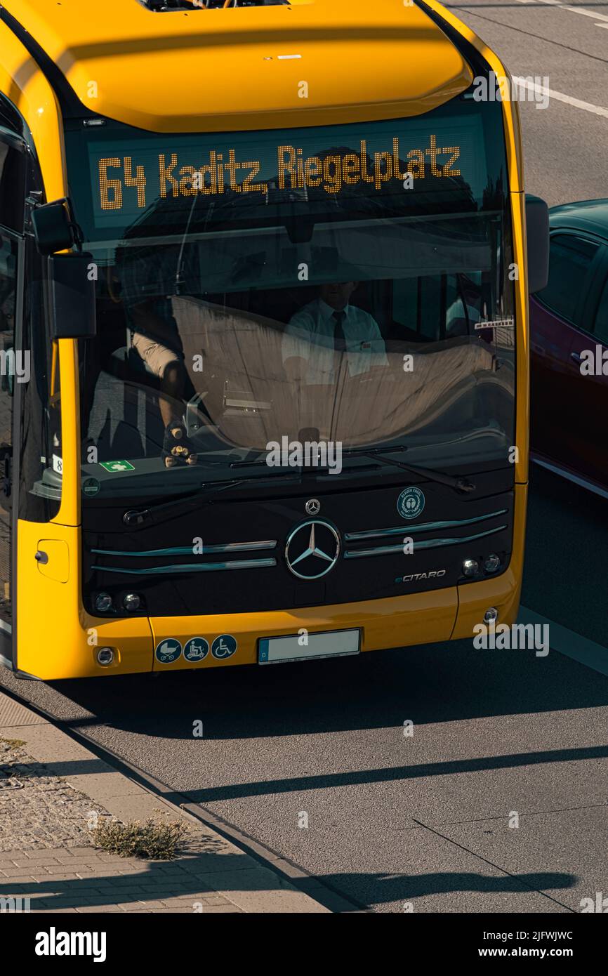 Nahverkehrsbus Stockfoto
