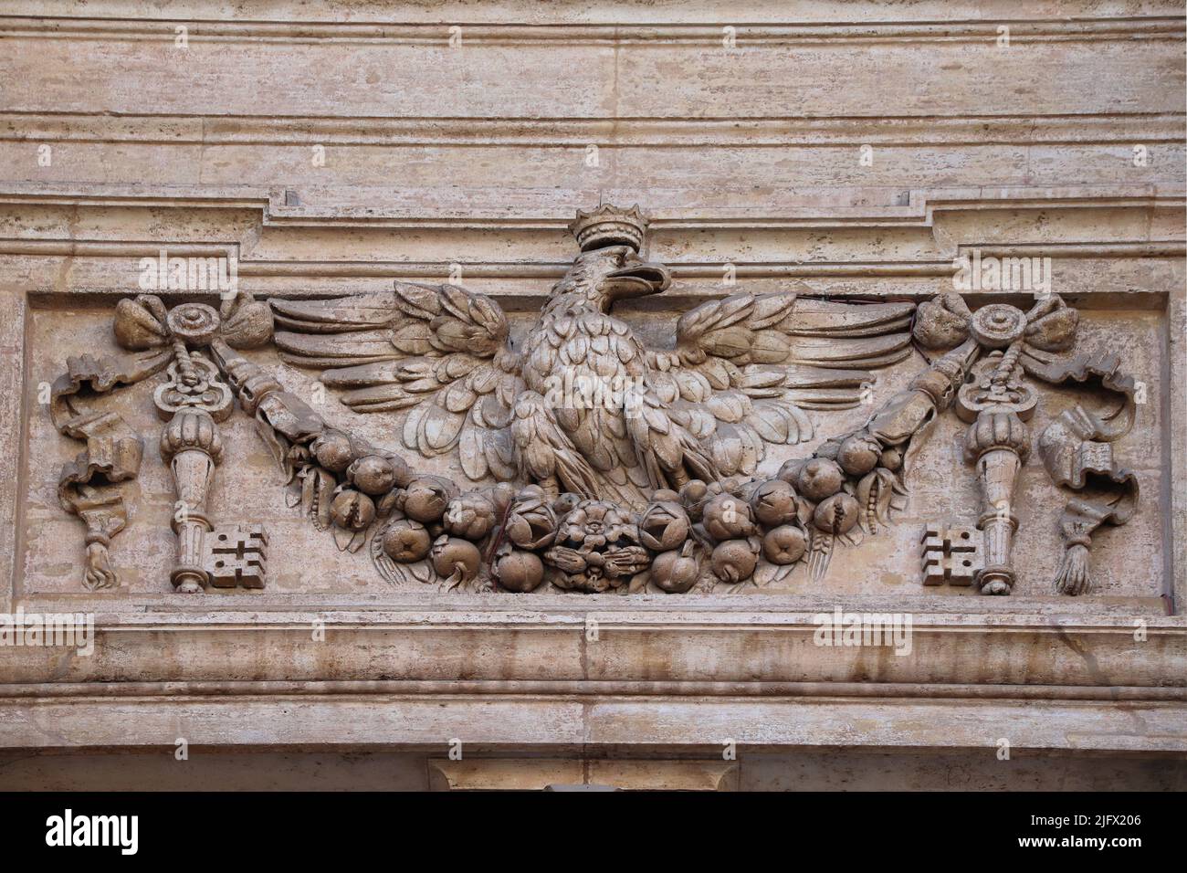 Petersdom: Adler & Schlüssel, Vatikanstadt, Rom, Italien. Stockfoto