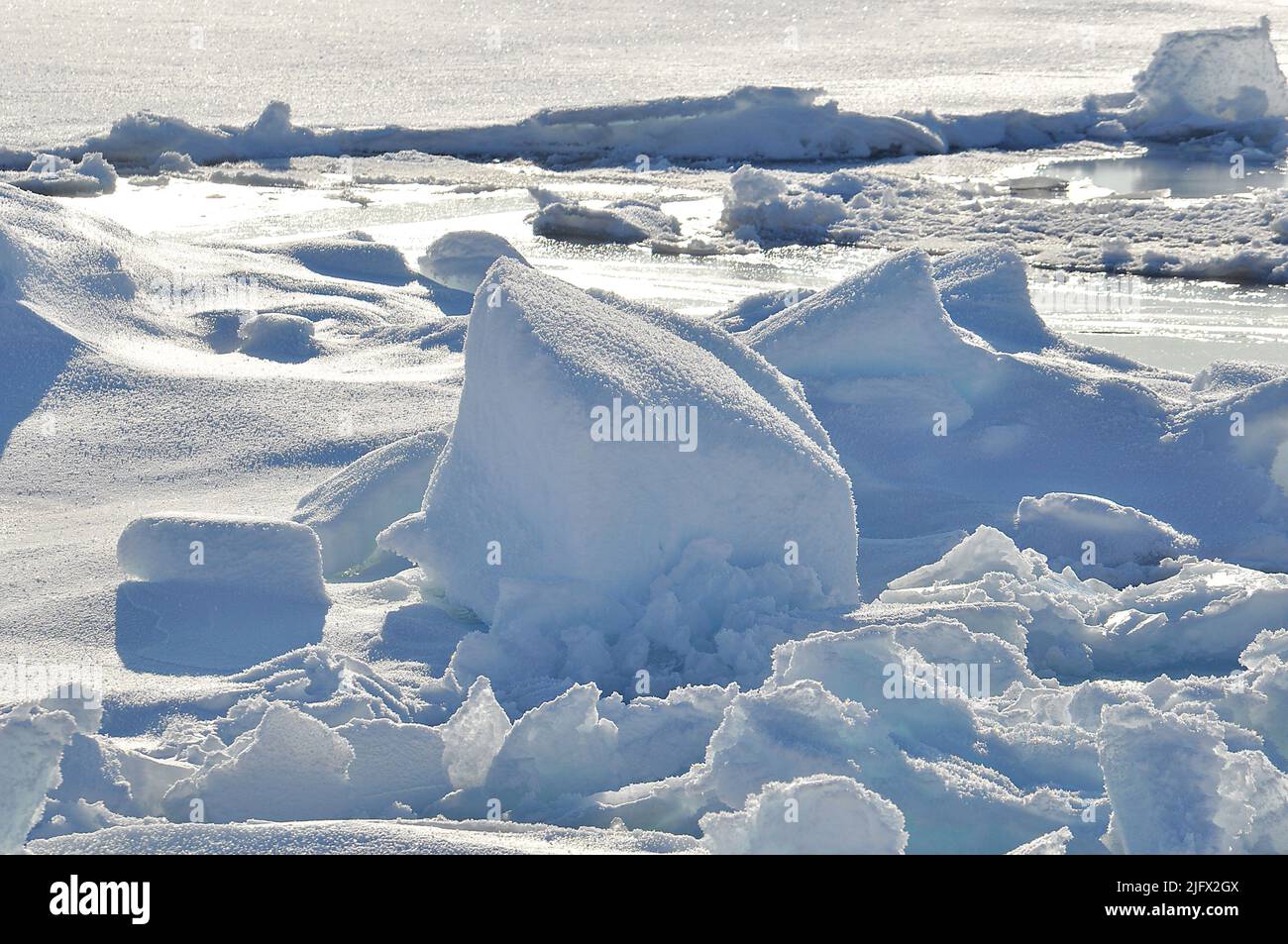 Arktisches Eis. Die Sonne scheint über dem Arktischen Ozean, September (2009) Quelle: P.Kelley, USCG Stockfoto