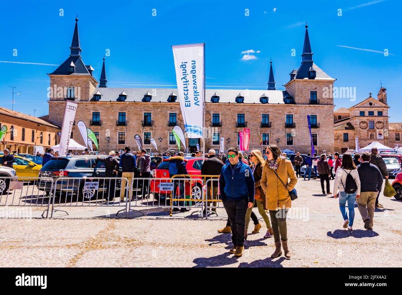 Automarkt an der Plaza de San Blas. Lerma, Burgos, Castilla y León, Spanien, Europa Stockfoto
