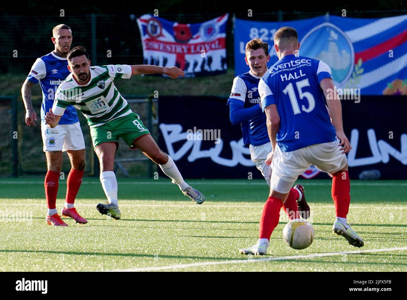 Ryan Brobbel, der New Saints, erzielt das Eröffnungstreffer während der ersten Qualifikationsrunde der UEFA Champions League, des ersten Beinabgleichs in Park Hall, Oswestry. Bilddatum: Dienstag, 5. Juli 2022. Stockfoto