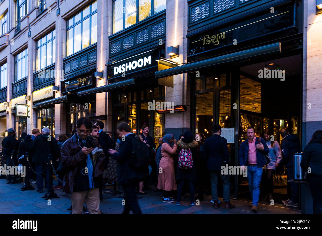 Dishoom, Irani: Restaurant im indischen Stil, Covent Garden. City of Westminster, London, England, Großbritannien, Europa Stockfoto