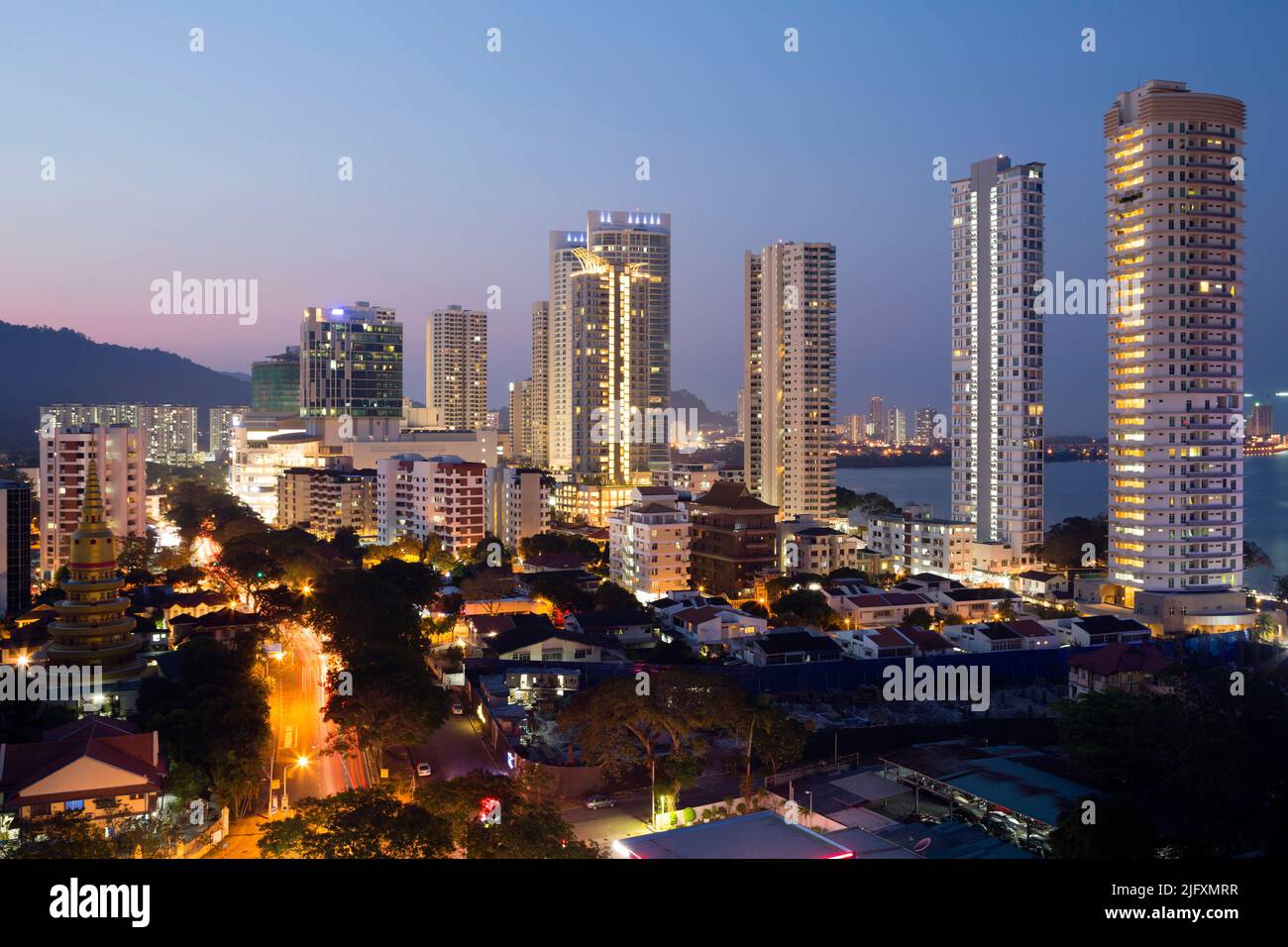 Gurney Drive ist eine beliebte Strandpromenade in Georgetown, Penang, Malaysia. Die Straße ist auch eines der beliebtesten Touristenziele von Penang, berühmt Stockfoto