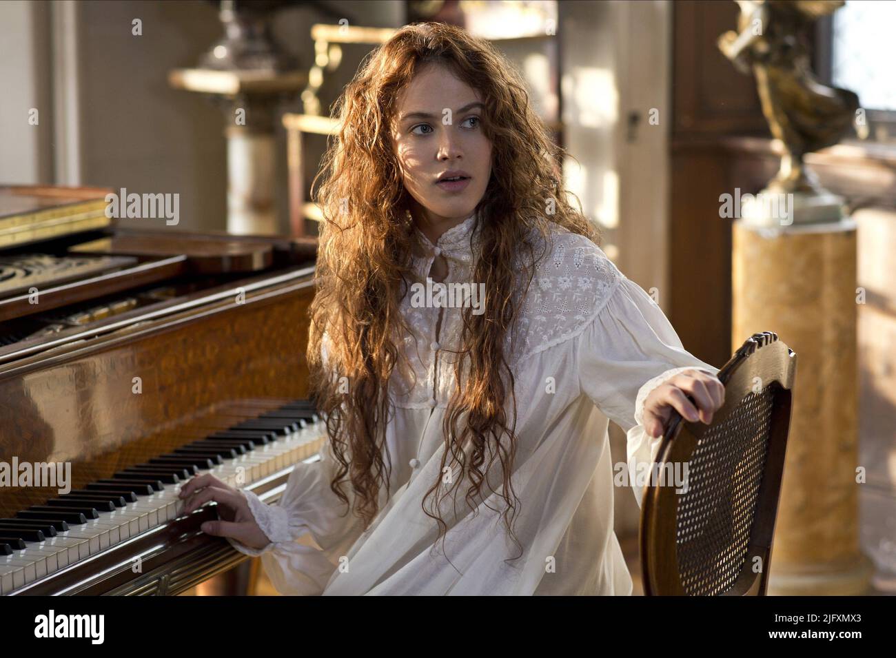 JESSICA BROWN FINDLAY, WINTER'S TALE, 2014 Stockfoto