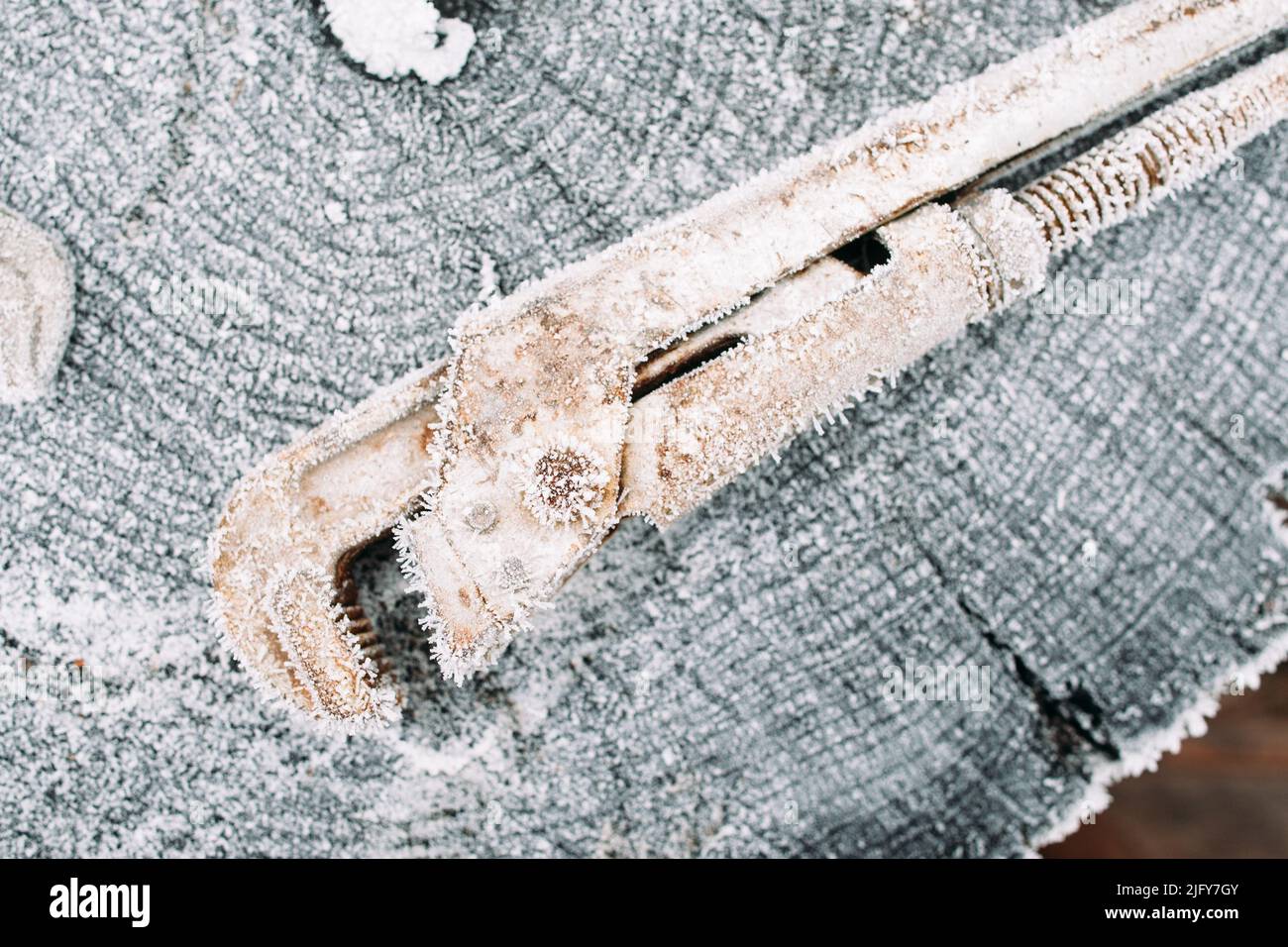 Frostiger, verstellbarer Schraubenschlüssel für mechanische Instrumente Stockfoto