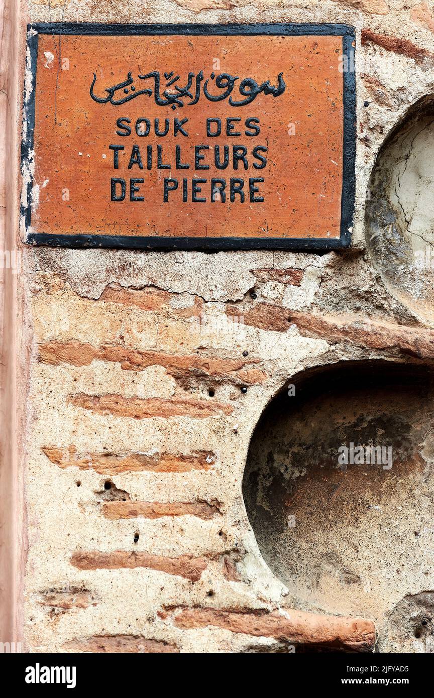 Marokko Marrakesch. Steinmetze Souk Stockfoto