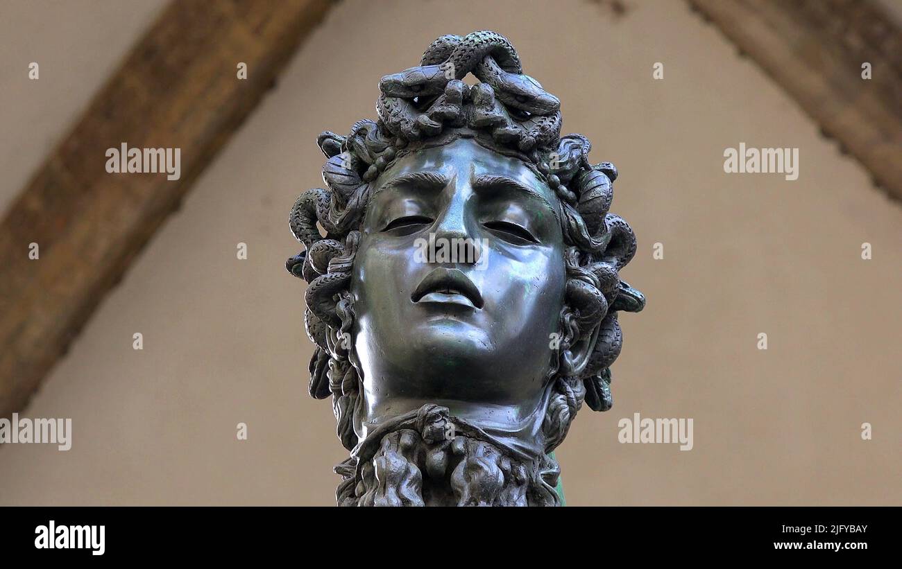 Leiter des Perseus von Benvenuto Cellini in der Loggia dei Lanzi, Florenz, Italien Stockfoto