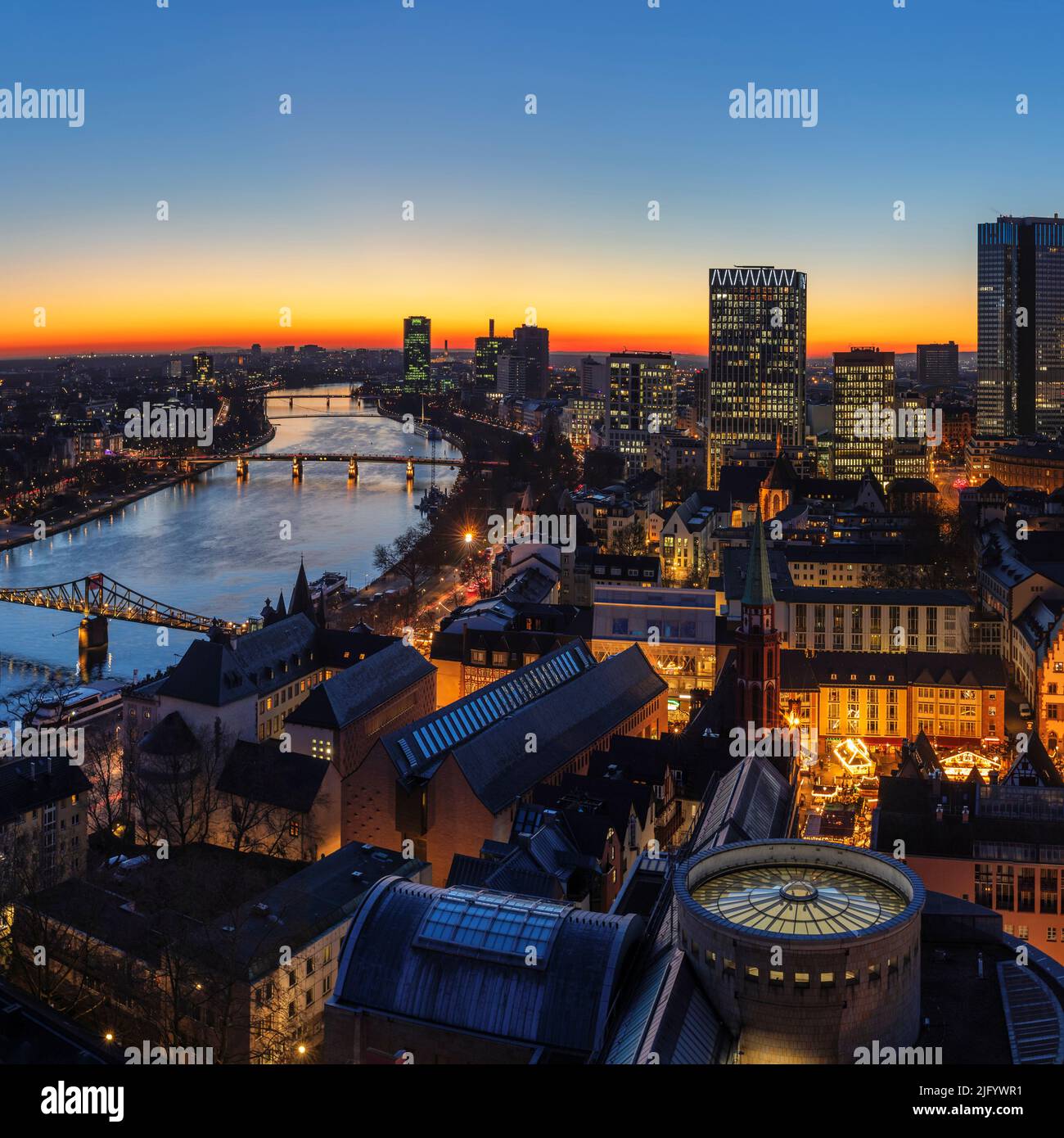 Blick über die Schirn Art Hall auf die Skyline von Frankfurt am Main, Hessen, Deutschland, Europa Stockfoto
