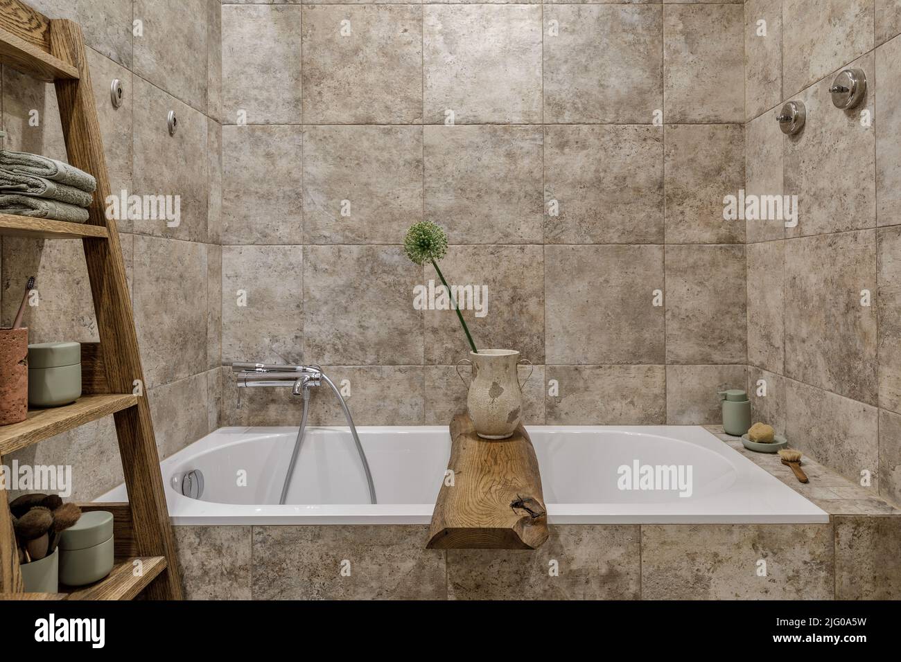 Japanisches badezimmer -Fotos und -Bildmaterial in hoher Auflösung – Alamy