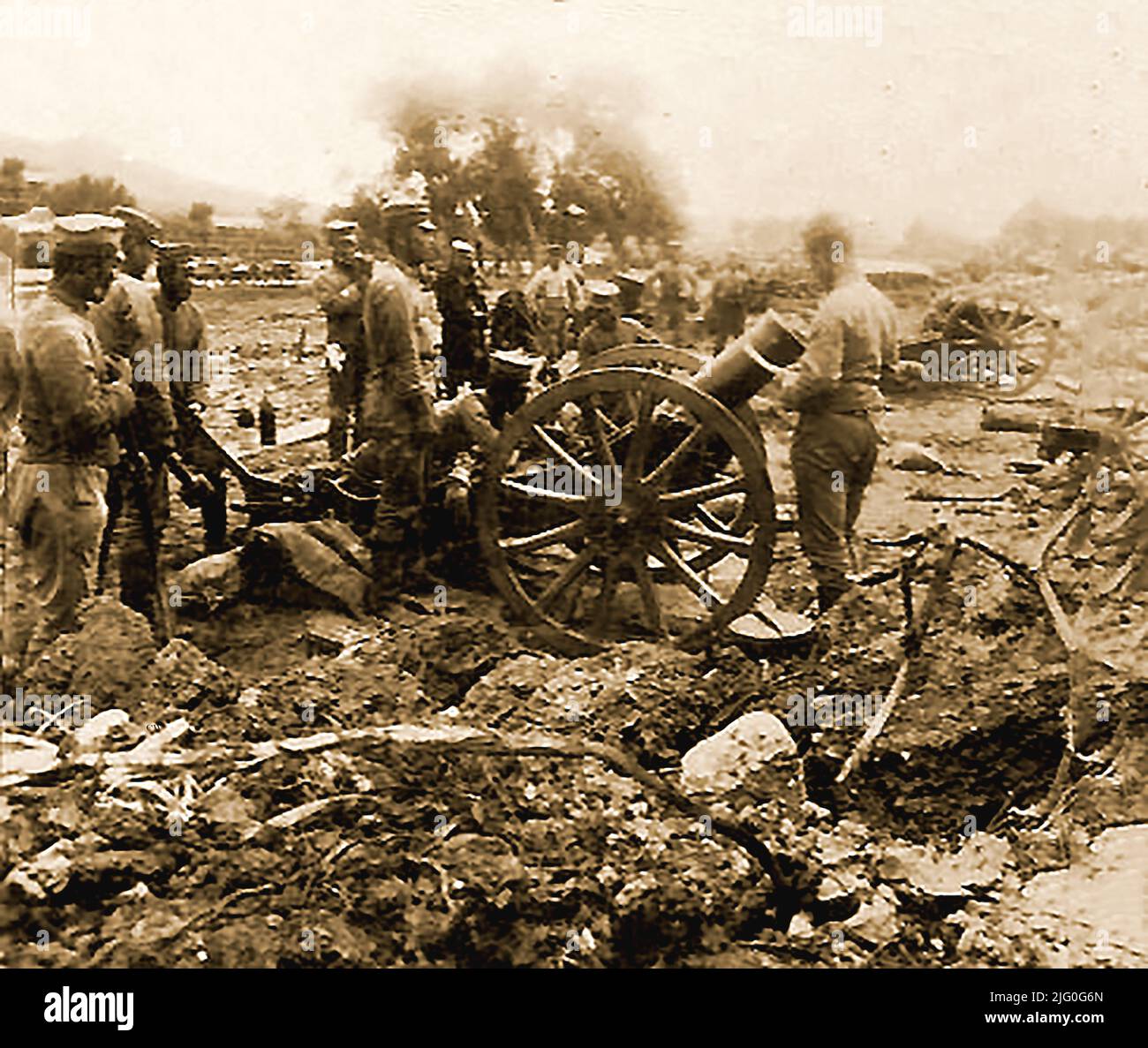 Eine Fotografie einer japanischen Haubitze aus dem Jahr 1905 bei der Schlacht von Shaho, 5.–17. Oktober 1904) fand in der Mandschurei im Russisch-Japanischen Krieg statt. Stockfoto
