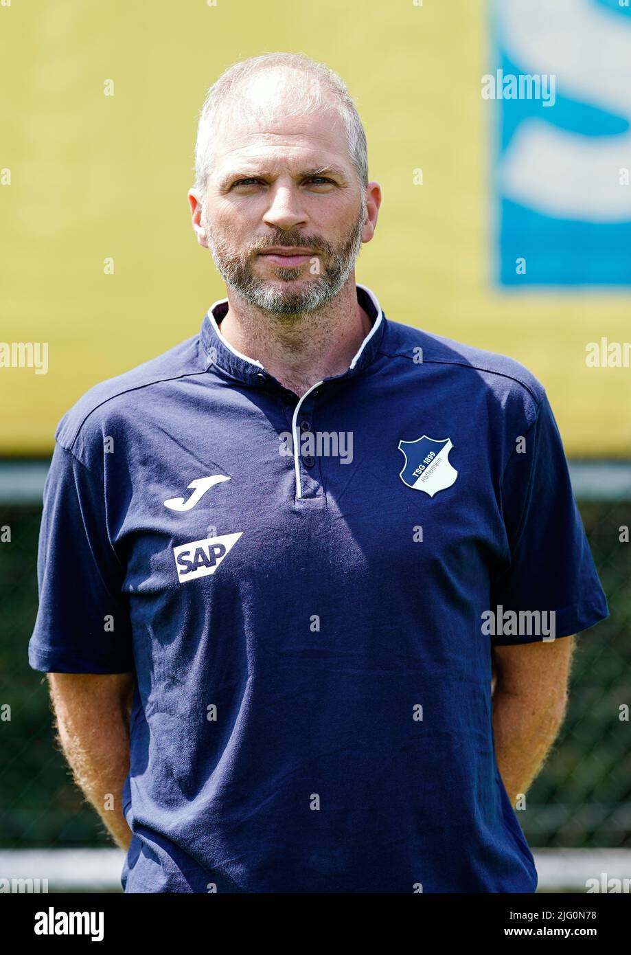 Sinsheim, Deutschland. 06.. Juli 2022. Fotosession TSG Hoffenheim, Teamfoto und Portraits, Trainingszentrum. Leichtathletik-Trainer Christian Weigl. Quelle: Uwe Anspach/dpa/Alamy Live News Stockfoto