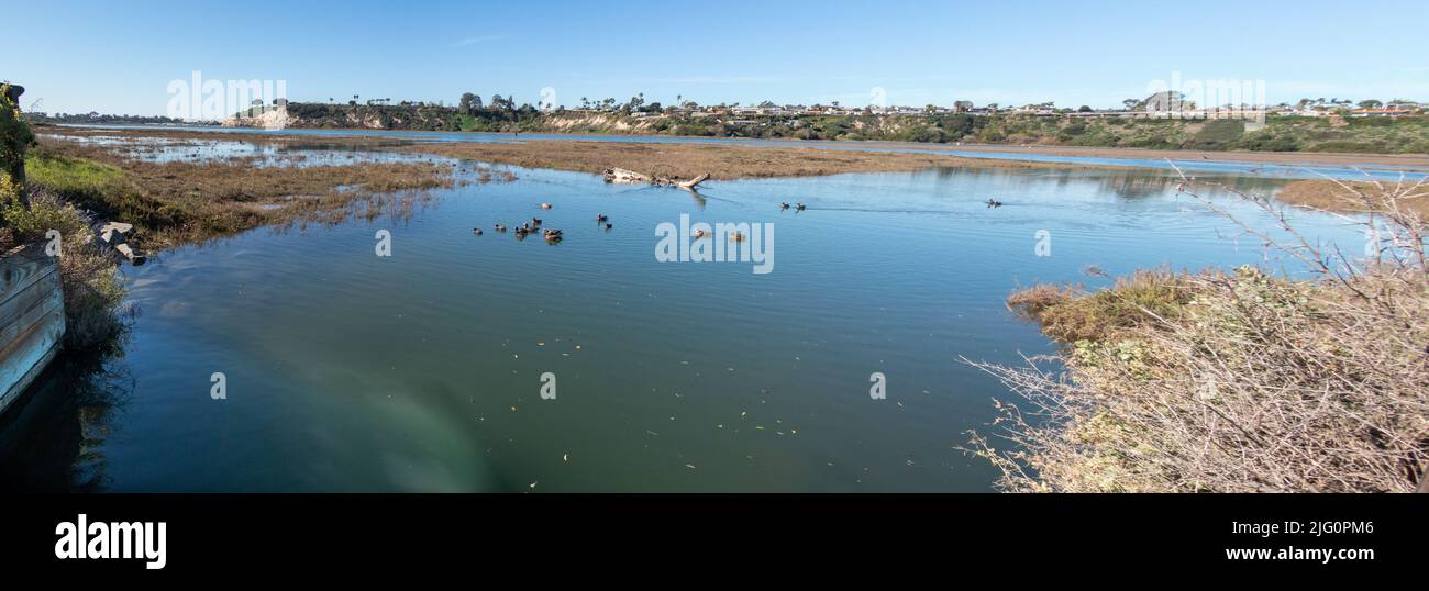 Panoramablick auf das Feuchtgebiet der Back Bay im Hafen von Upper Newport und der Bucht California USA Stockfoto