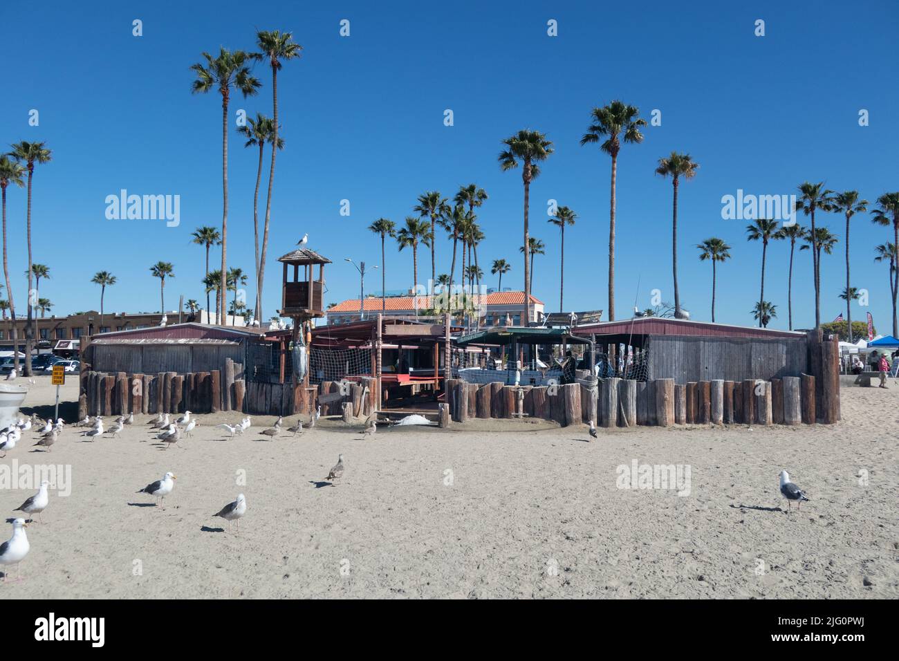Die Strandseite des historischen Dory-Fischmarkts auf der Balboa Peninsula Newport Beach, CA USA Stockfoto