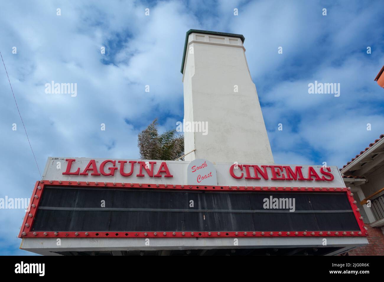 Das berühmte Laguna-Kino, bekannt als Künstlerkolonie, und das South Coast Theatre am South Coast Highway, Laguna Beach, Südkalifornien, USA Stockfoto