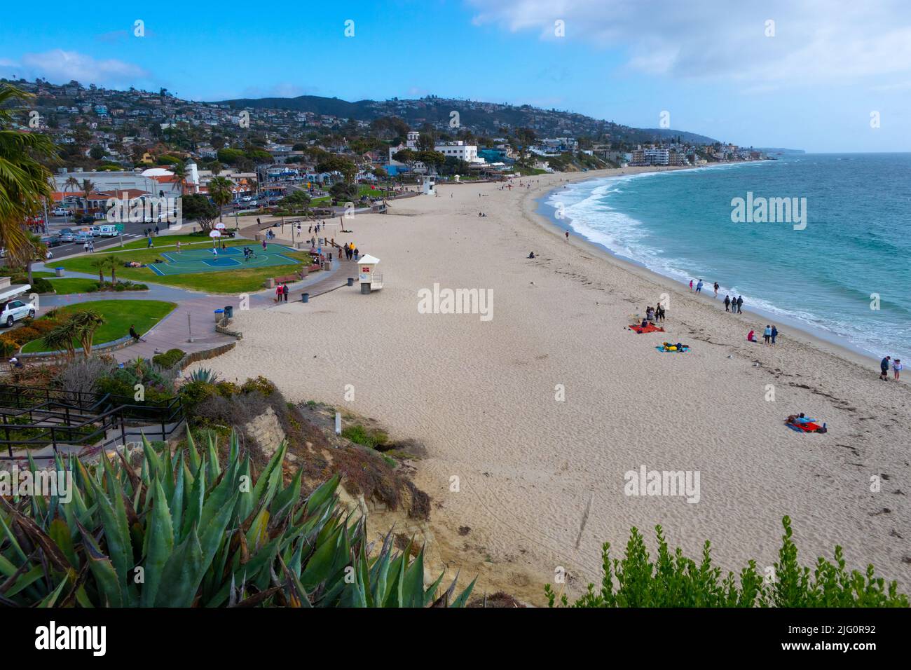 Blick auf die Bucht und den Strand von Laguna Beach, Südkalifornien, USA Stockfoto