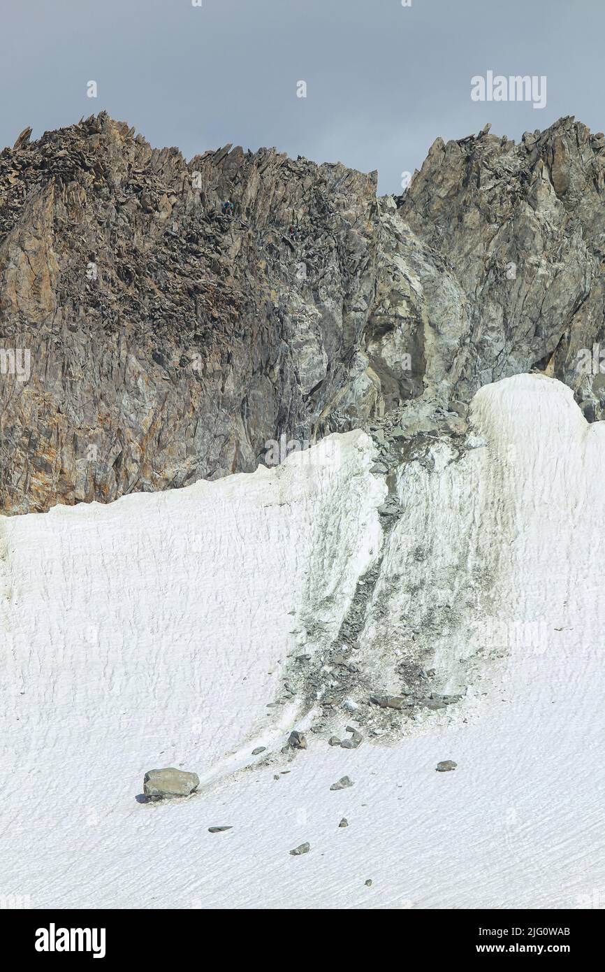 Einsturzgefahr durch den Gletscher Planpincieux auf der italienischen Seite des Mont-Blanc-Massivs Stockfoto
