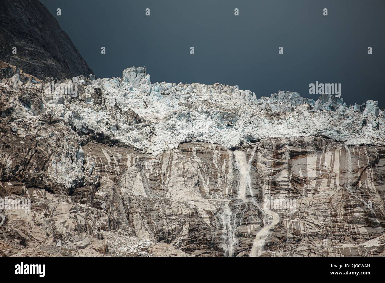Einsturzgefahr durch den Gletscher Planpincieux auf der italienischen Seite des Mont-Blanc-Massivs Stockfoto