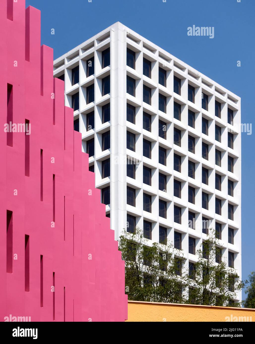 Abstrahierte Ansicht der Eingangswand. Camino Real Polanco México, Mexiko-Stadt, Mexiko. Architekt: Ricardo Legorreta, 1968. Stockfoto