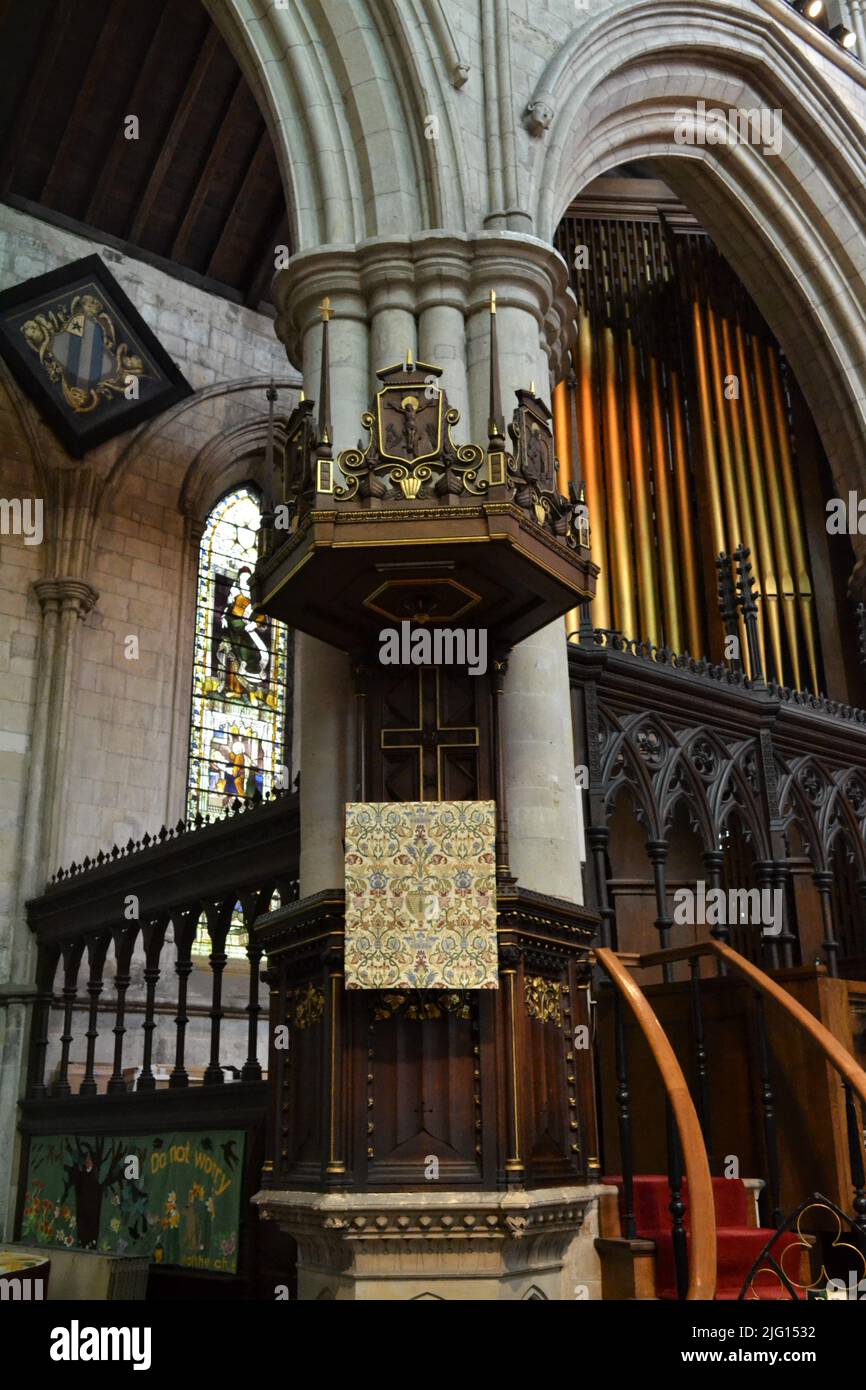 Im Inneren des Priorats von Bridlington - Priory Church of St Mary - Public Anglican Place of Worship - Historic Pulpit - East Riding of Yorkshire - Großbritannien Stockfoto