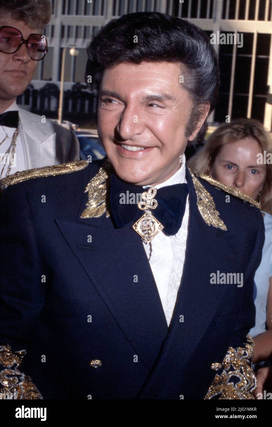 liberace-auf-der-personal-managers-west-conference-november-1980-quelle-ralph-dominguezmediapunch-2jg1mkr.jpg