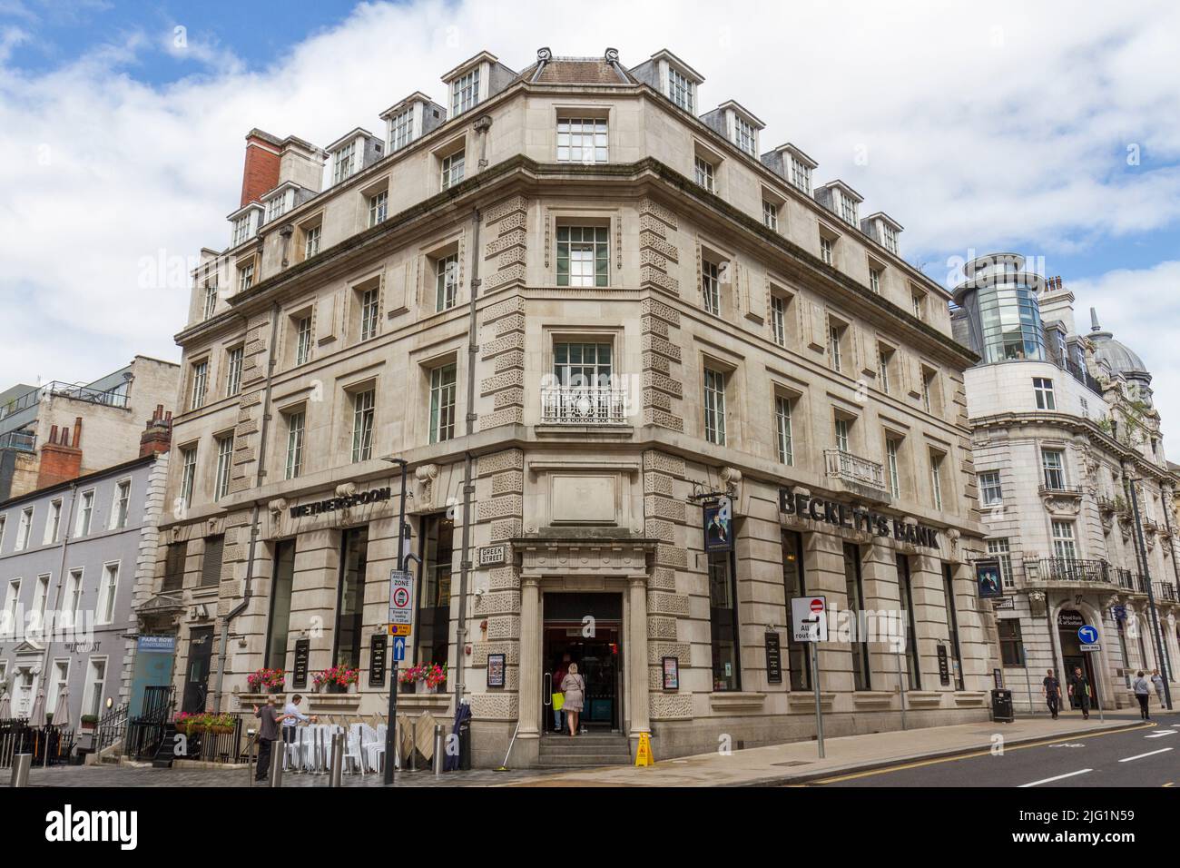 Das öffentliche Haus der Beckett's Bank des Wetherspoon befindet sich im Bankenviertel der Stadt aus dem 19.. Jahrhundert, im Stadtzentrum von Leeds, West Yorkshire, Großbritannien. Stockfoto