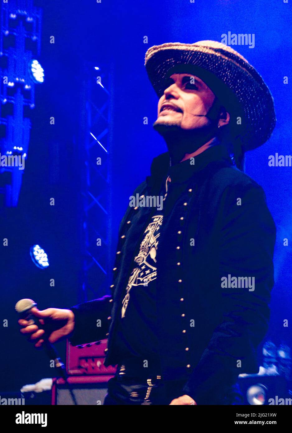 Adam and the Ants, Antics Tour in Liverpool, Juli 4. 2022. Adam Ant, die Post-Punk-Musikikone von 80s, spielte viele seiner größten Hits, darunter Prince Charming, Stand and Deliver, Physical, Goody Two Shoes, Kings of the Wild Frontier, Vive Le Rock, Ant Music und Plastic Surgery (aus dem Derek Jarman-Film Jubilee). Stockfoto