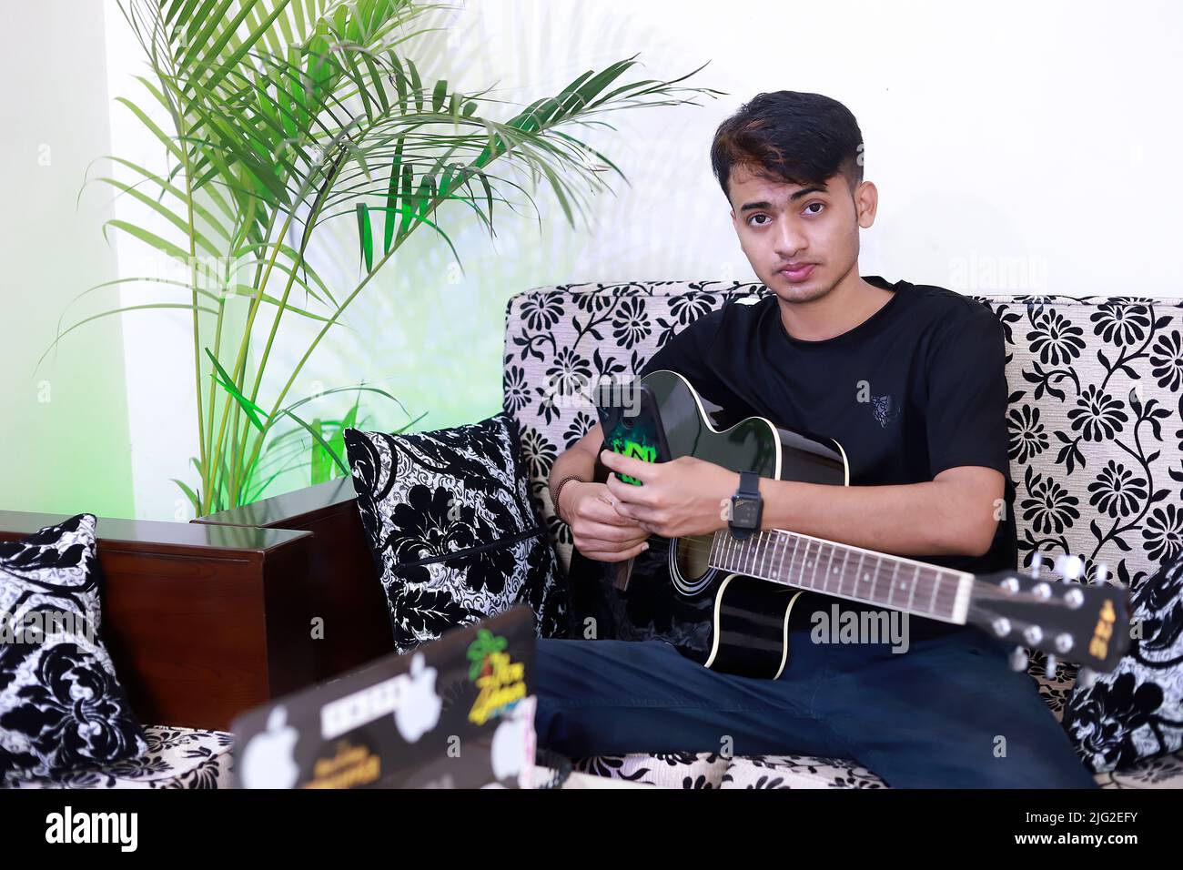 500+ Best Handsome Boy Bilder | Cute Stylish Boy Fotos | Herunterladen Beautiful Boy Stock Kostenlose Bilder auf alamy Stockfoto