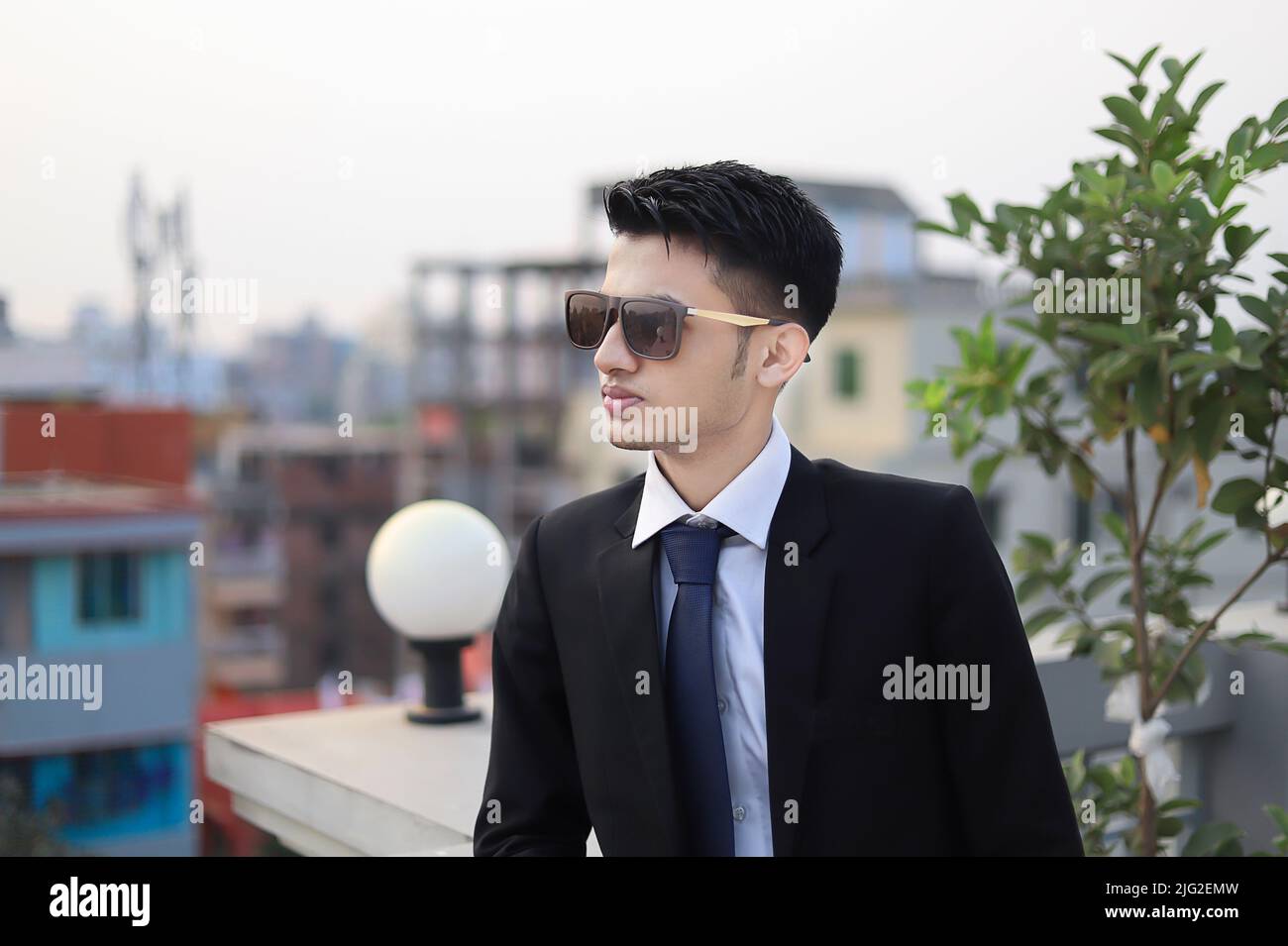 500+ Best Handsome Boy Bilder | Cute Stylish Boy Fotos | Herunterladen Beautiful Boy Stock Kostenlose Bilder auf alamy Stockfoto