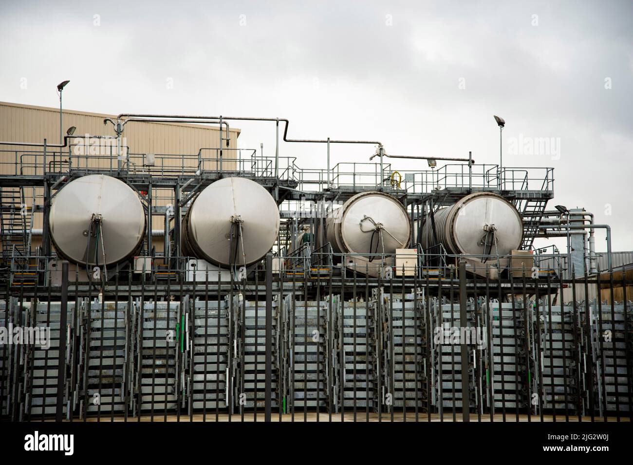 Gärtanks für die Weinherstellung Stockfoto