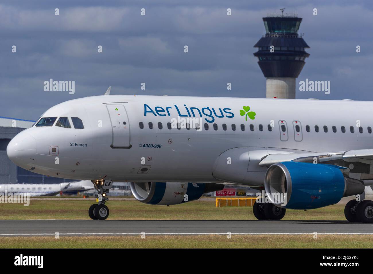Aer Lingus Airbus A320-200 heißt St Eunan am Flughafen Manchester. Reg Ei-DEK. Stockfoto