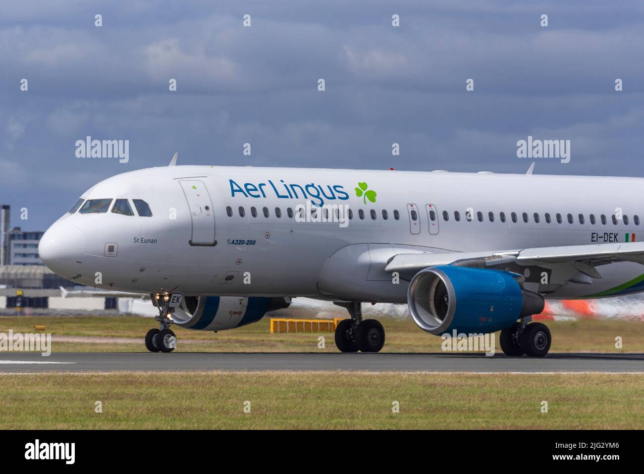 Aer Lingus Airbus A320-200 heißt St Eunan am Flughafen Manchester. Reg Ei-DEK. Stockfoto