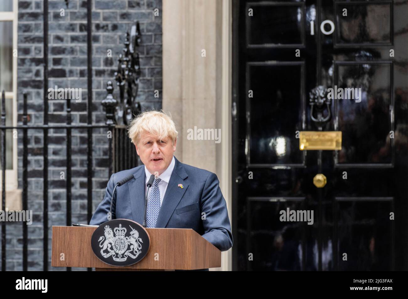 London, Großbritannien. 7.. Juli 2022. Premierminister Boris Johnson tritt vor der Downing Street Nr. 10 zurück. Kredit: Guy Bell/Alamy Live Nachrichten Stockfoto