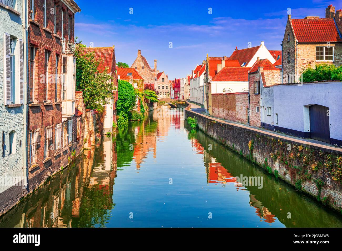 Brügge, Belgien. Sonnenschein Reise Hintergrund alte Stadt Brügge, 'Venedig des Nordens', berühmte mittelalterliche Flandern. Stockfoto