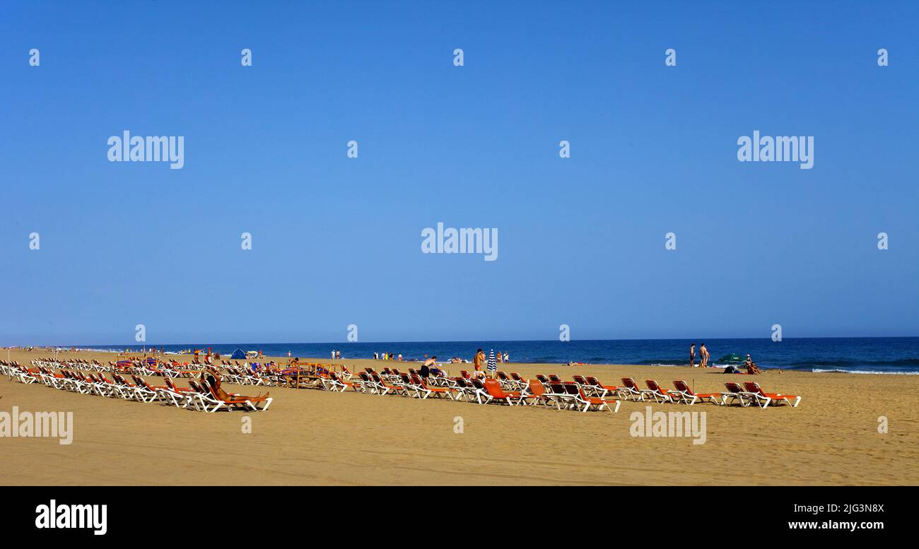 Urlauber am Strand von Maspalomas, Grand Canary, Kanarische Inseln, Spanien, Europa Stockfoto