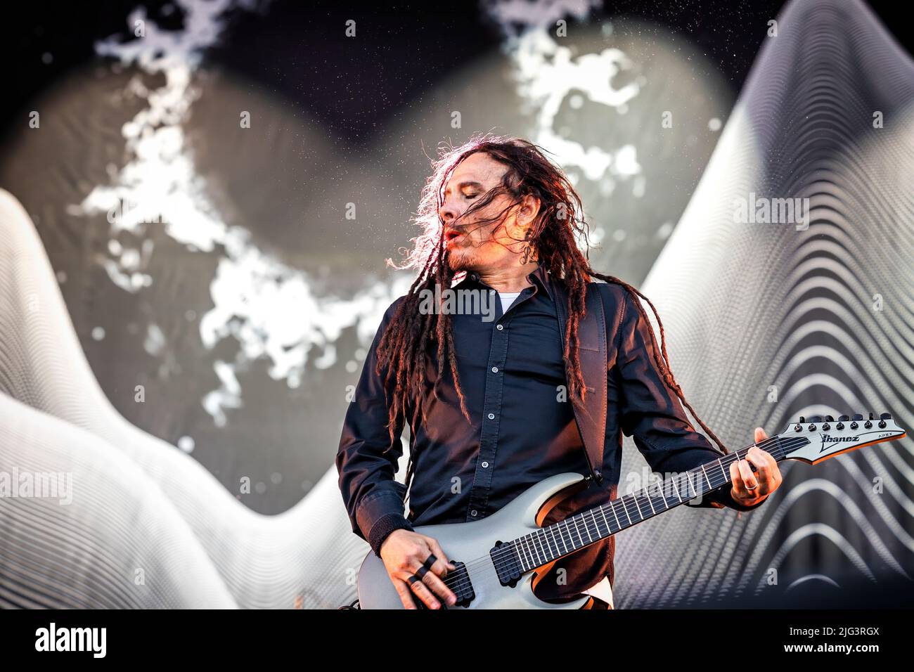 Oslo, Norwegen. 24., Juni 2022. Die amerikanische Nu Metal Band Korn spielt ein Live-Konzert während des norwegischen Musikfestivals Tons of Rock 2022 in Oslo. Hier ist Gitarrist James Shaffer live auf der Bühne zu sehen. (Foto: Gonzales Photo - Terje Dokken). Stockfoto