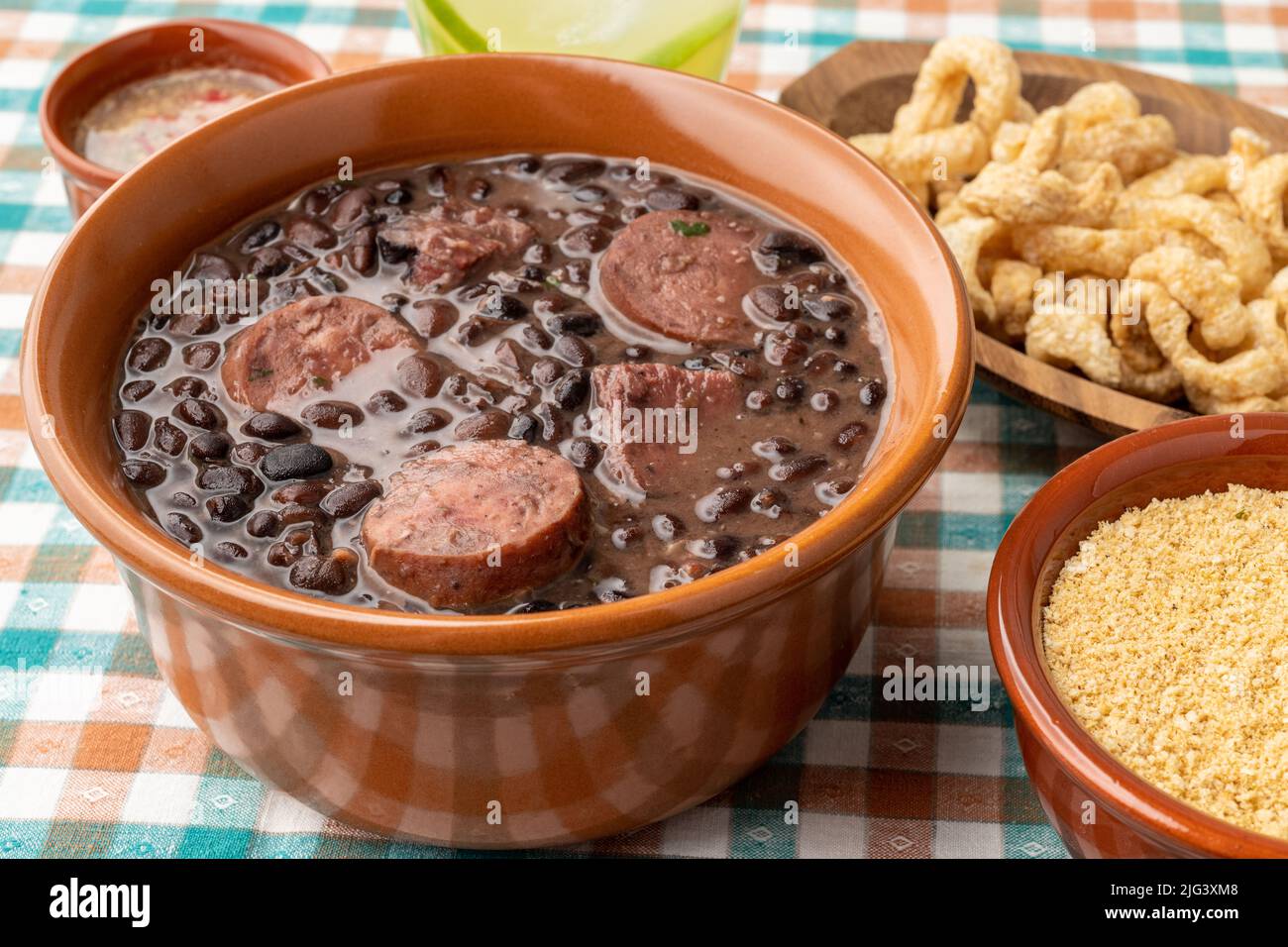 Brasilianische feijoada -Fotos und -Bildmaterial in hoher Auflösung ...
