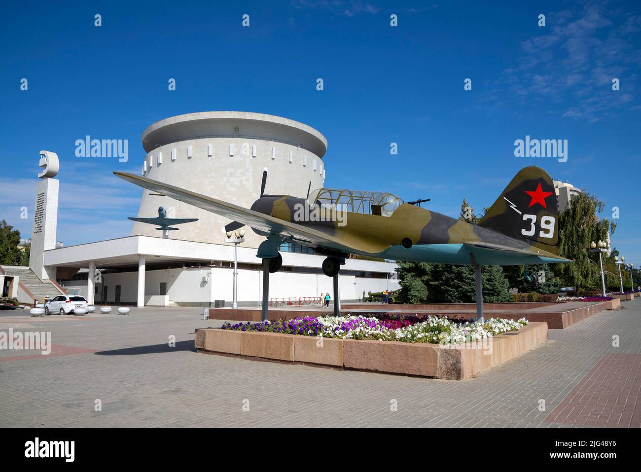 WOLGOGRAD, RUSSLAND - 19. SEPTEMBER 2021: Nachbau des Flugzeugs SU-2 (BB-1) im Panoramamuseum "Schlacht von Stalingrad". Wolgograd, Russland Stockfoto